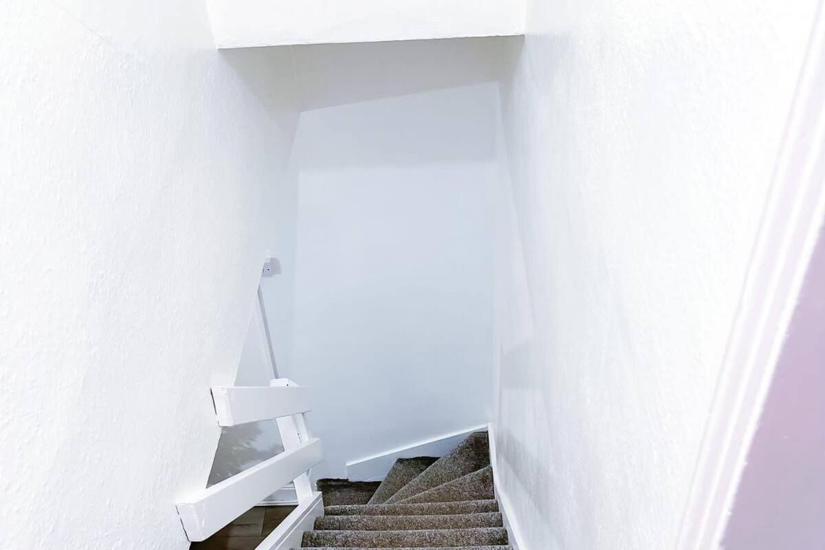 Beautiful 2 Bedroom House - Free Parking - Lt House Лестер Экстерьер фото