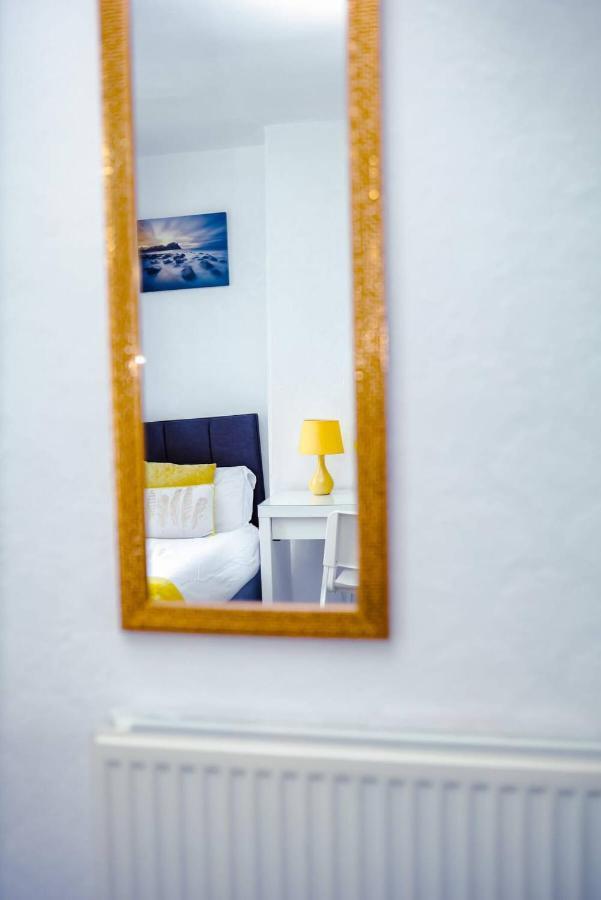Beautiful 2 Bedroom House - Free Parking - Lt House Лестер Экстерьер фото