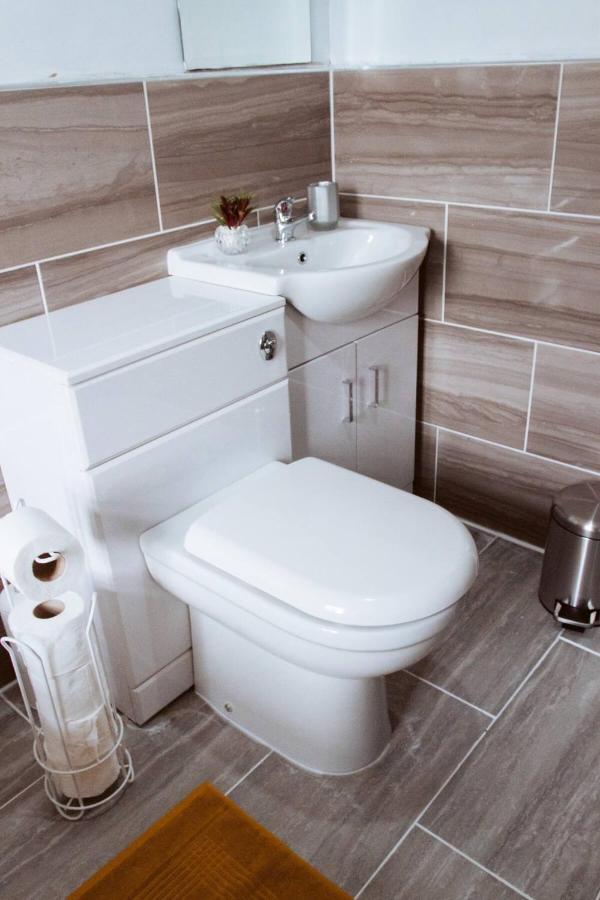 Beautiful 2 Bedroom House - Free Parking - Lt House Лестер Экстерьер фото