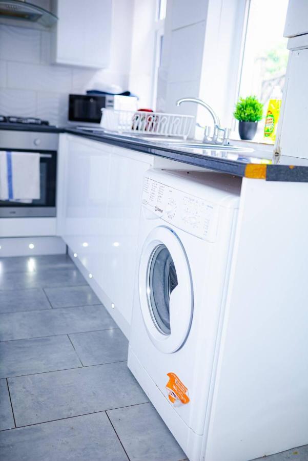 Beautiful 2 Bedroom House - Free Parking - Lt House Лестер Экстерьер фото