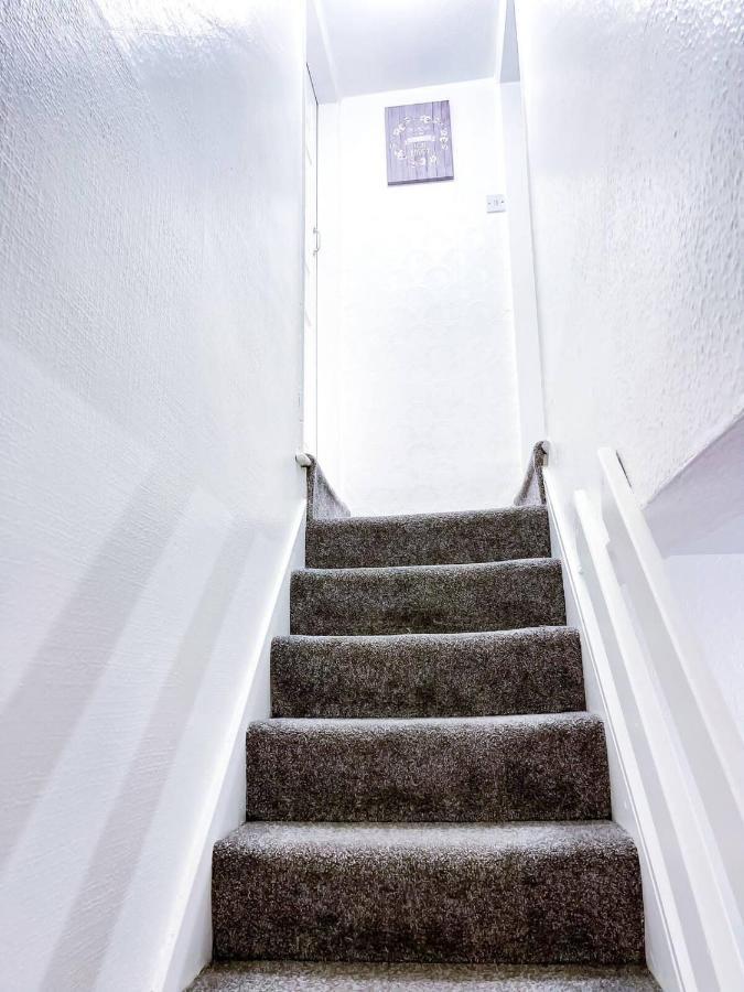 Beautiful 2 Bedroom House - Free Parking - Lt House Лестер Экстерьер фото